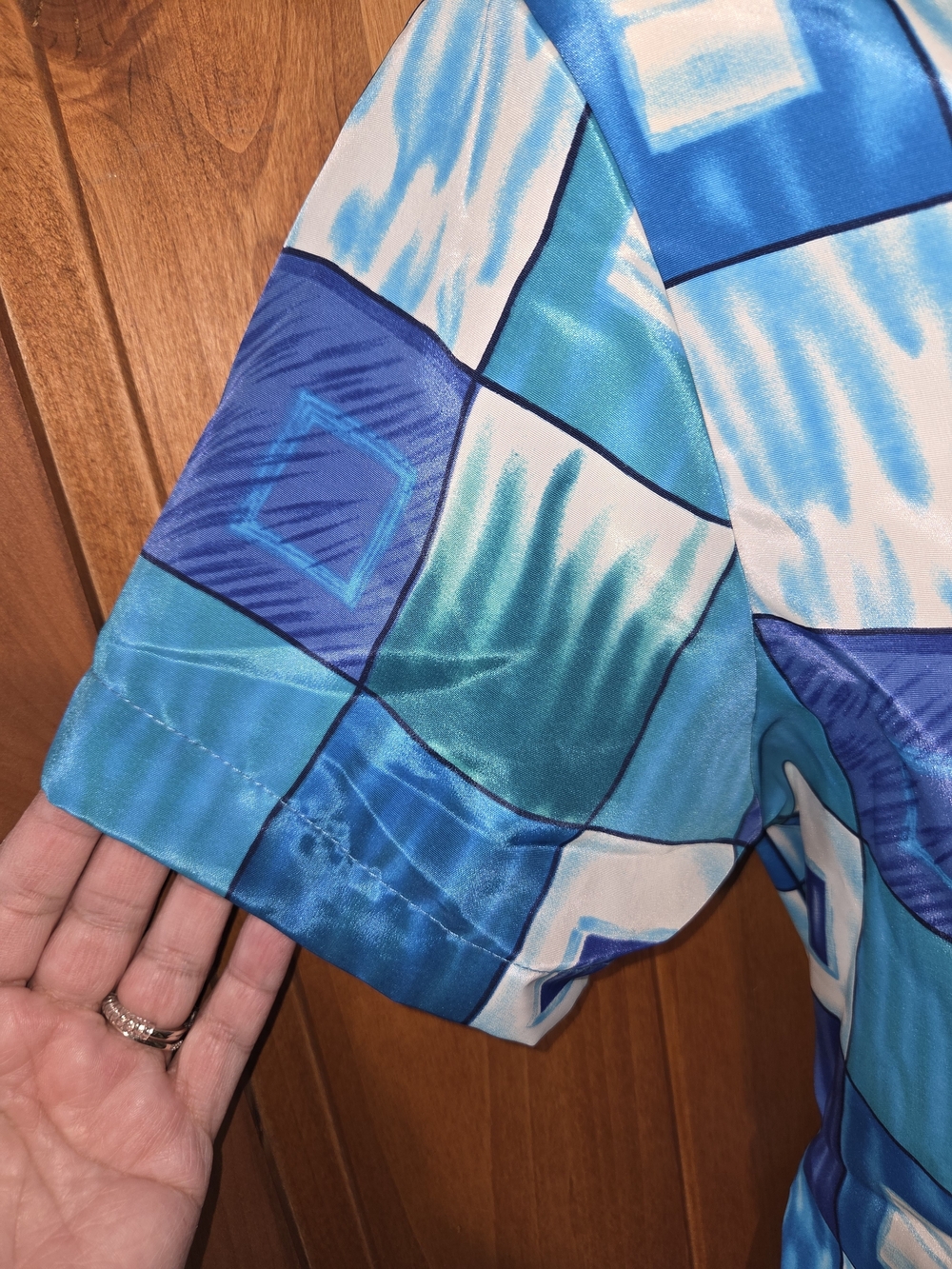 Blue Geometric Short-Sleeve Women's Blouse - Picture 3 of 7